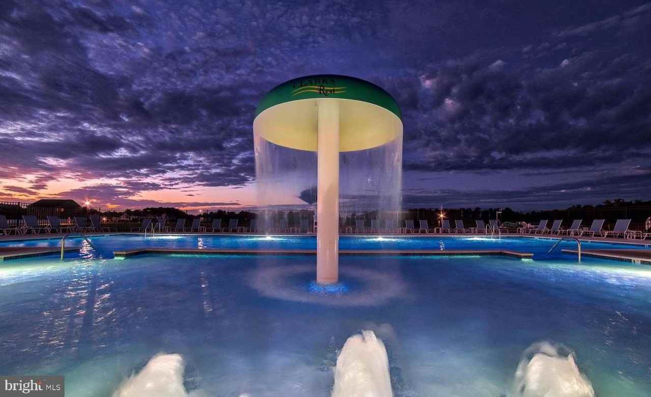 41470 Margrove Cir - Photo 3 of 50