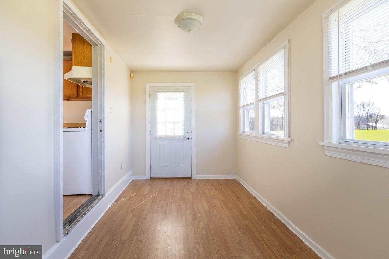 230 Landing St - Photo 5 of 17