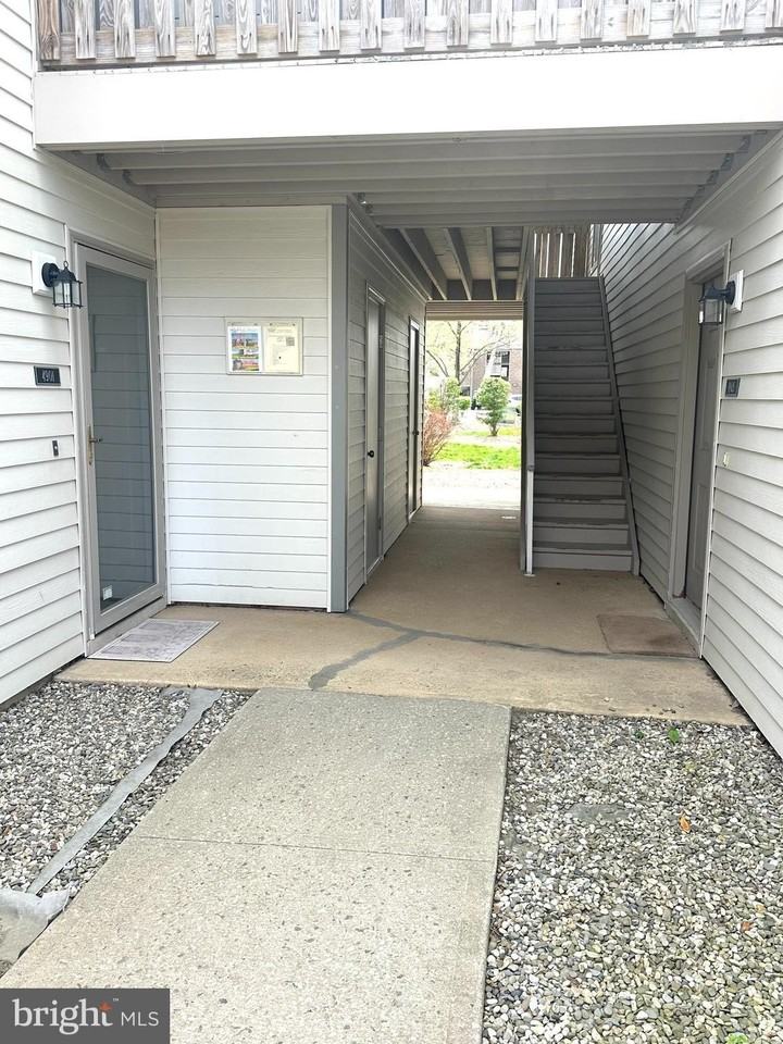 4901 Ravens Crest Dr - Photo 2 of 15