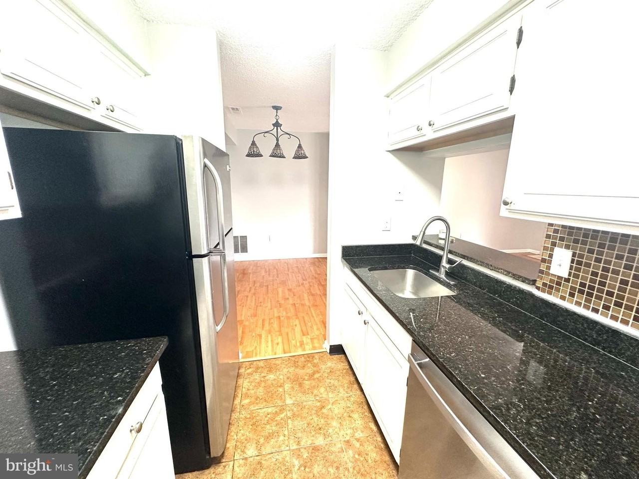 4901 Ravens Crest Dr - Photo 7 of 15