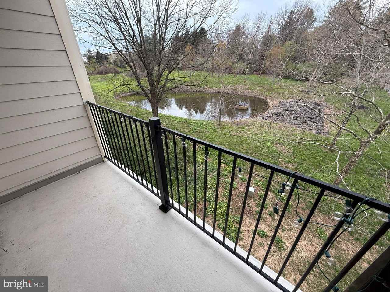 200 N Sycamore St #2F - Photo 3 of 15