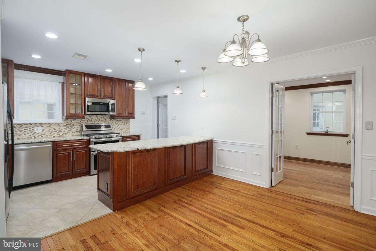 499 Irish Rd - Photo 3 of 29