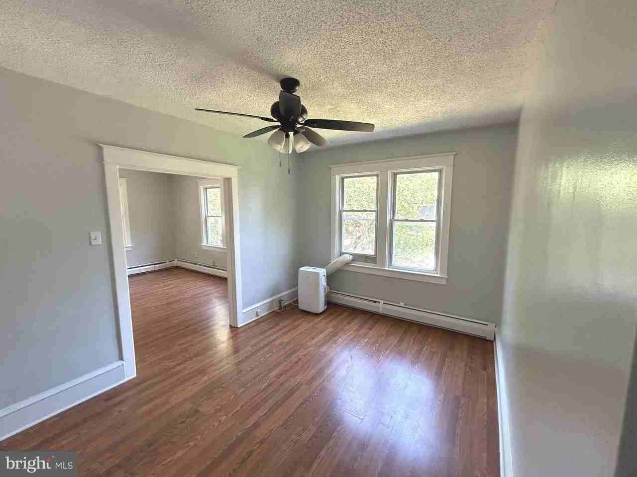 303 Kenny St #C - Photo 2 of 13