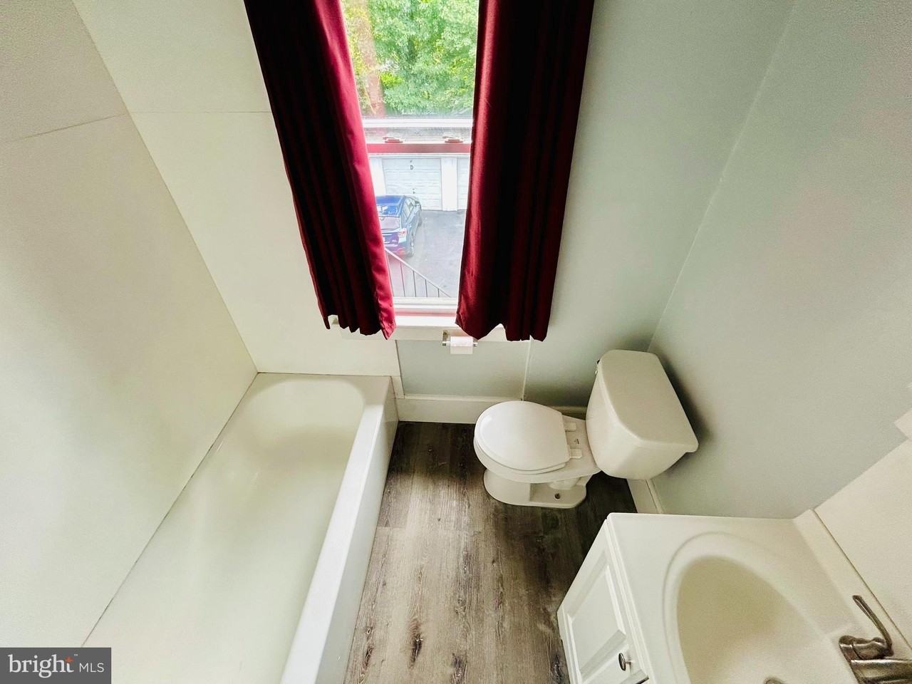 303 Kenny St #C - Photo 7 of 13