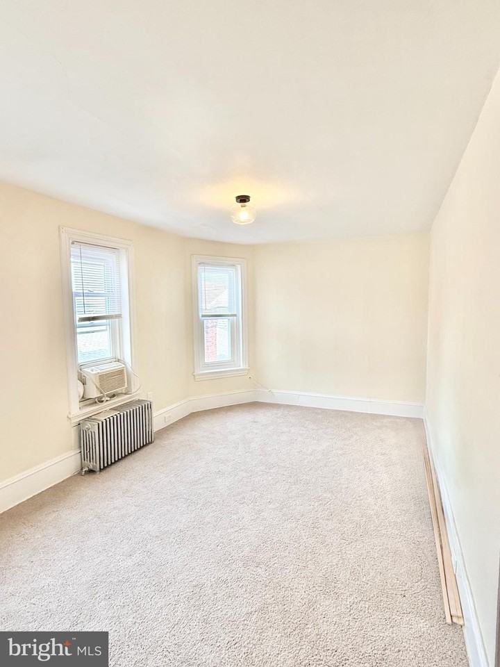 327 Main St #2 - Photo 7 of 24