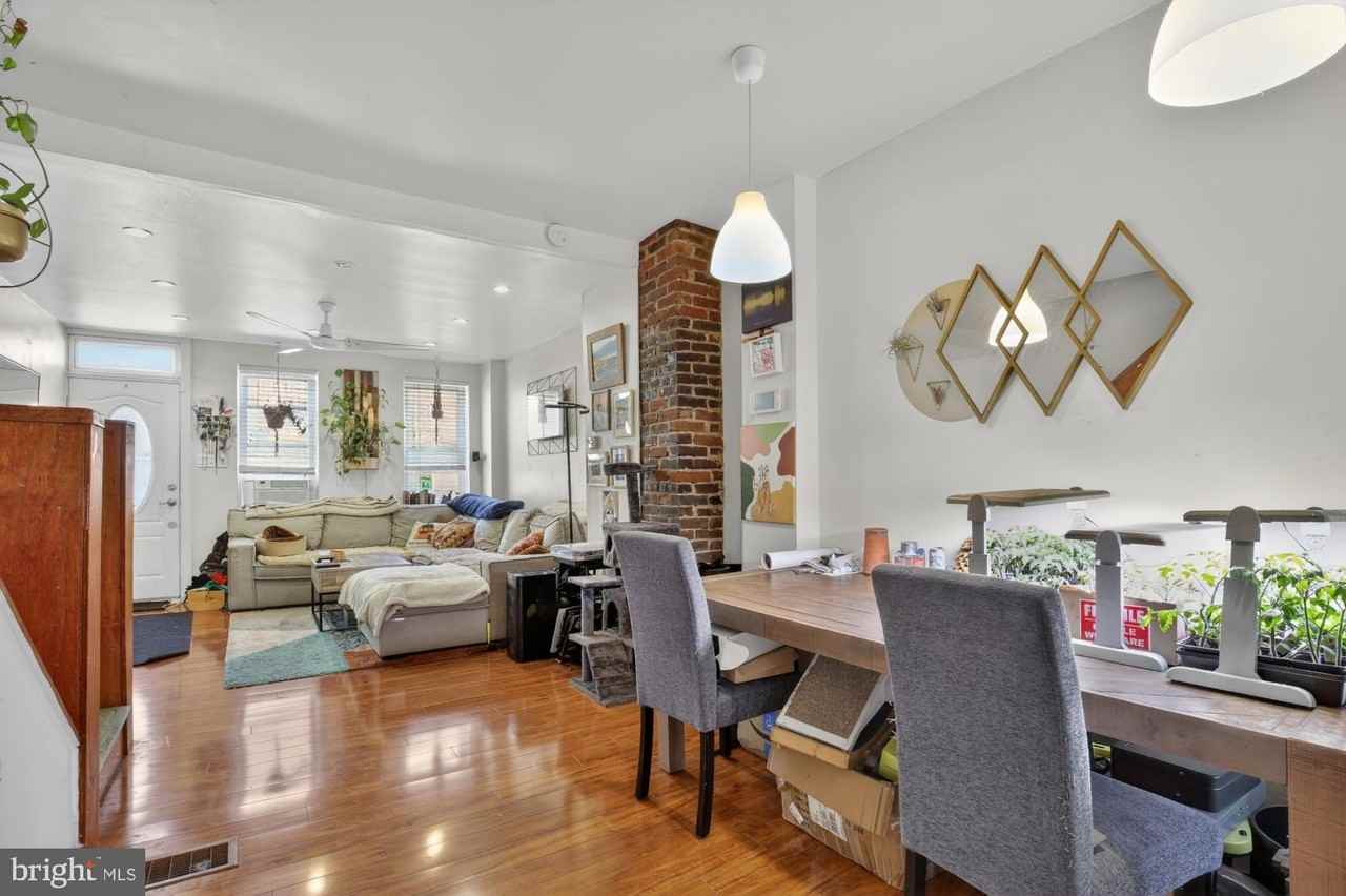 2443 AMBER Street - Photo 5 of 19