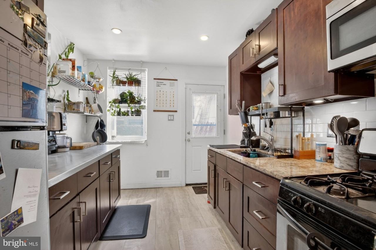 2443 AMBER Street - Photo 6 of 19