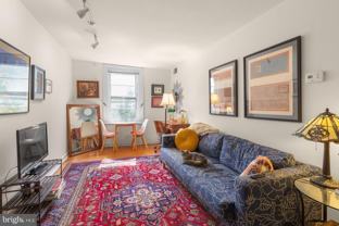 258 S 9TH Street #3F - Photo 1 of 1