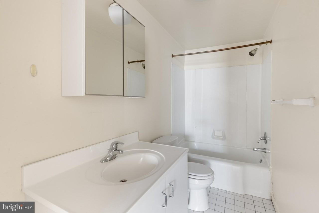 258 S 9TH Street #3F - Photo 7 of 15