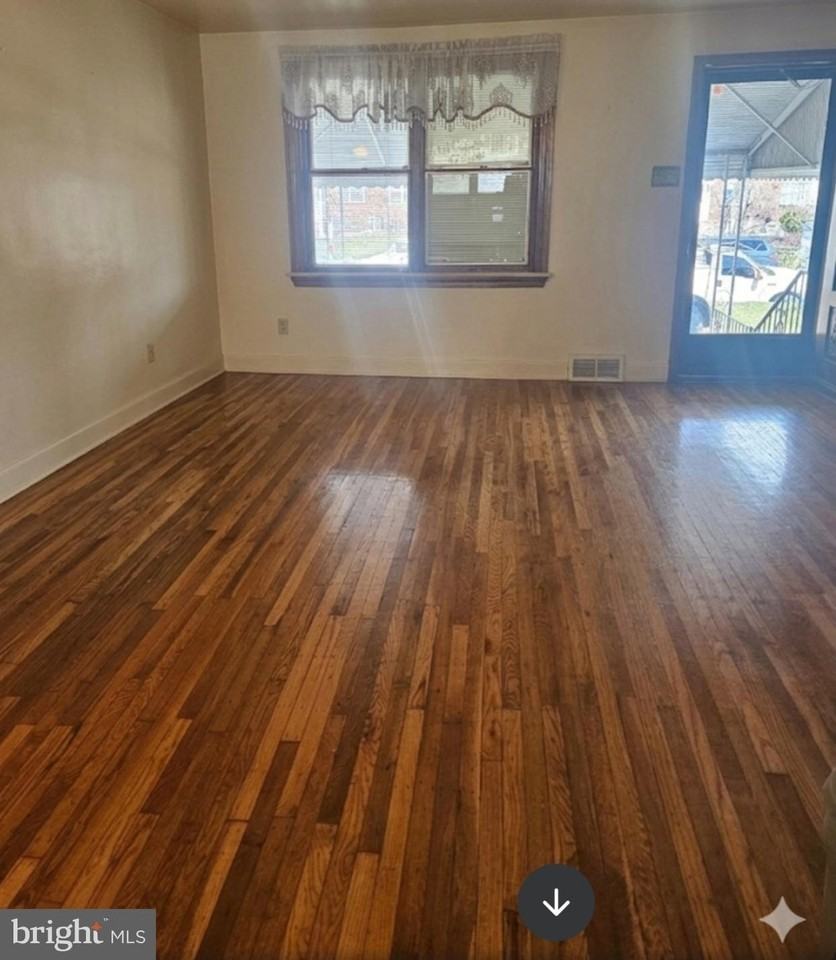 7528 Overbrook Ave - Photo 5 of 17