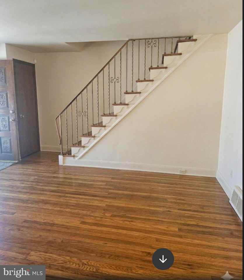 7528 Overbrook Ave - Photo 7 of 17