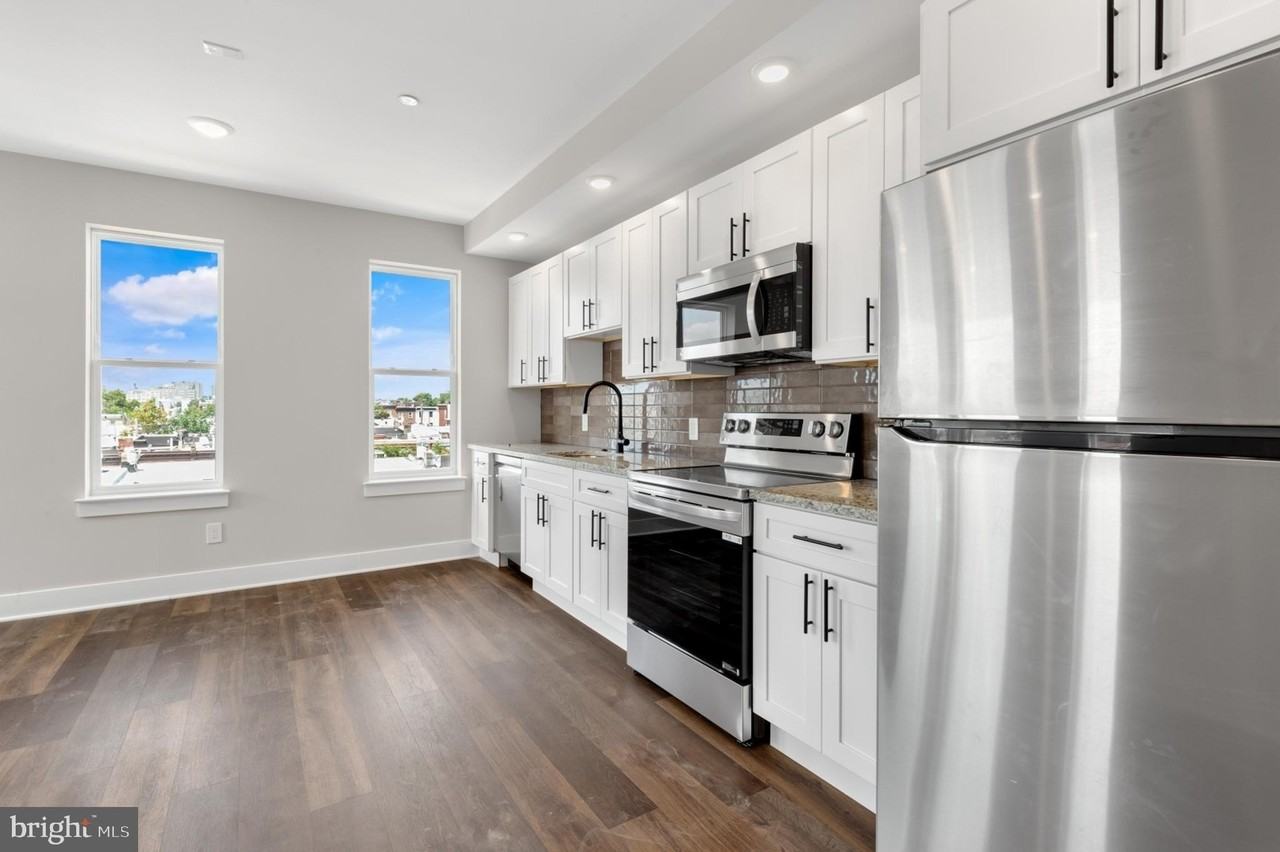 1924 N FRONT Street #302 - Photo 4 of 33