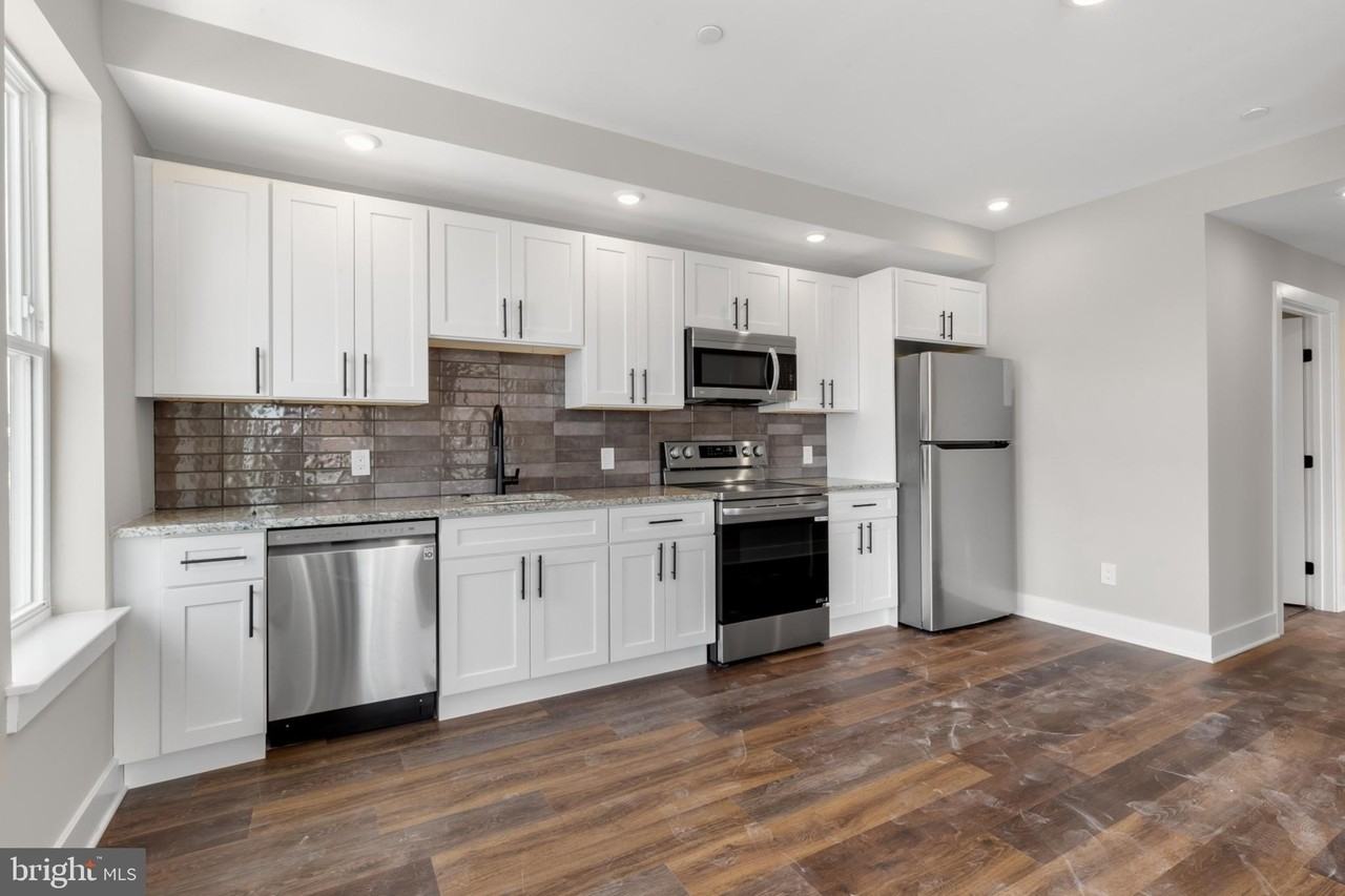 1924 N FRONT Street #302 - Photo 5 of 33