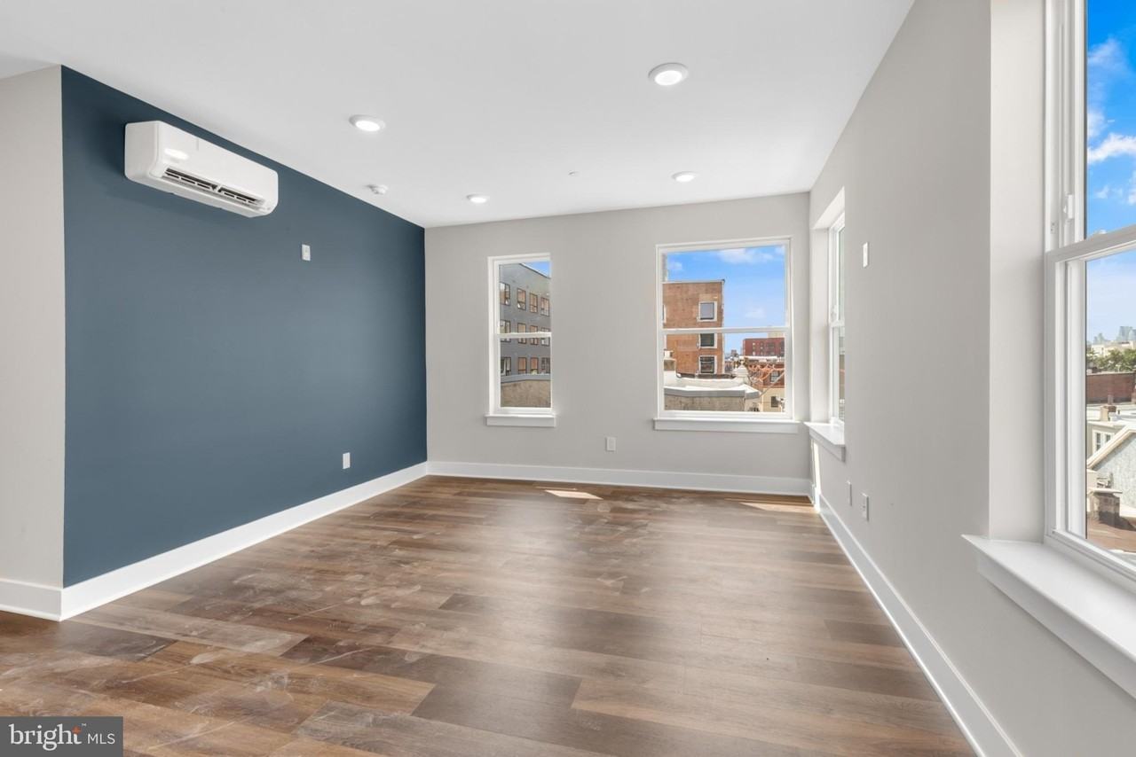 1924 N FRONT Street #302 - Photo 6 of 33