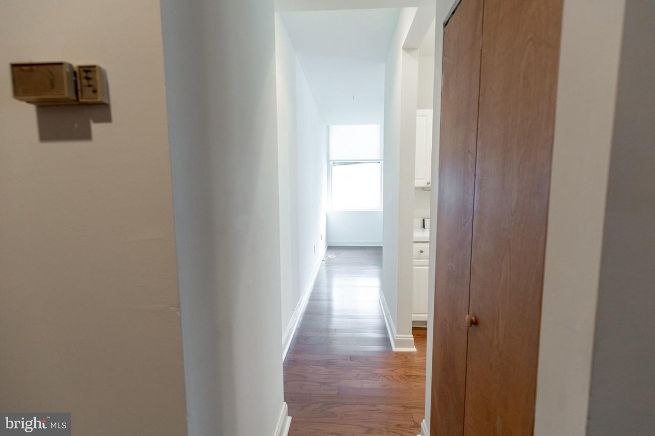 1600-2 WALNUT Street #606 - Photo 7 of 29