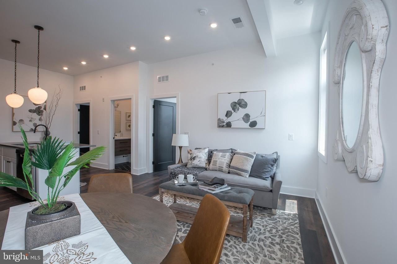 2940 W THOMPSON Street #201 - Photo 5 of 23