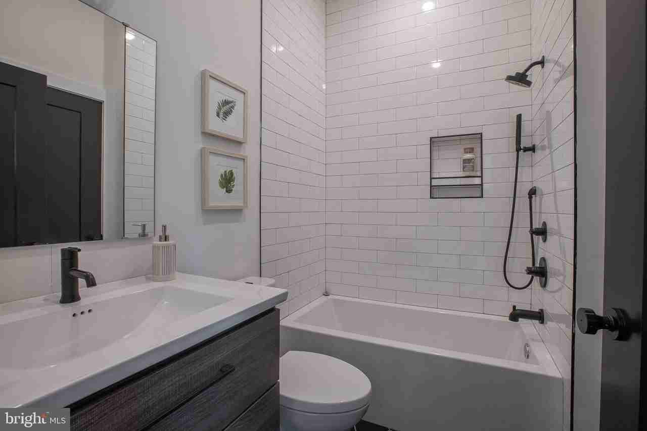 2940 W THOMPSON Street #201 - Photo 7 of 23