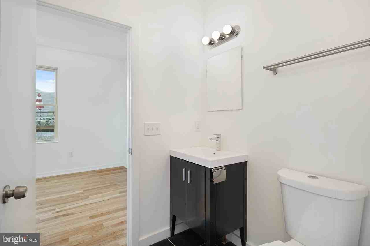 1918 E CUMBERLAND Street #F - Photo 3 of 17