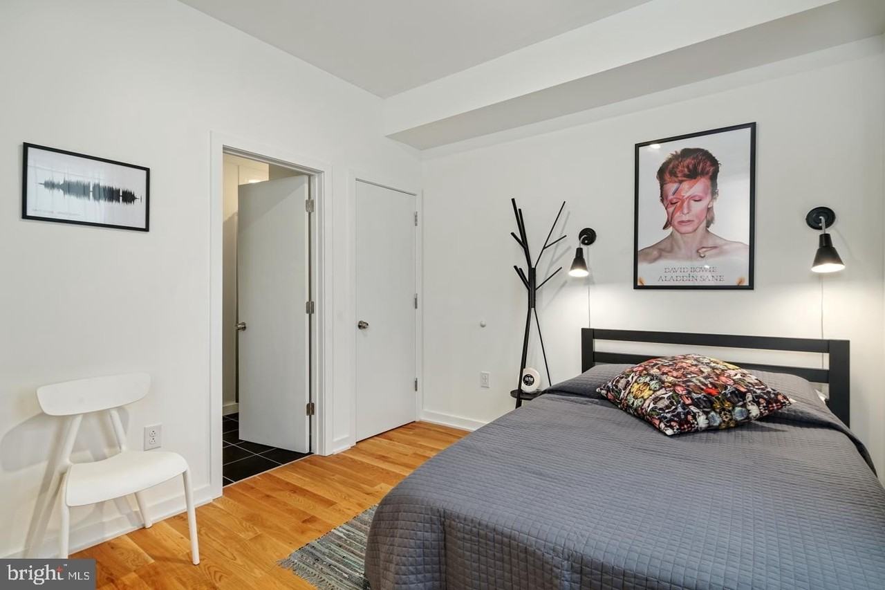 1918 E CUMBERLAND Street #F - Photo 5 of 17