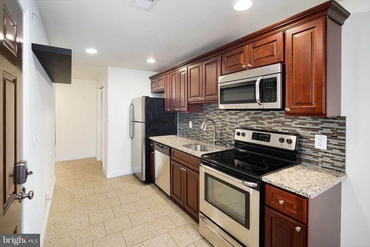 1510 BROWN Street #3 - Photo 2 of 12