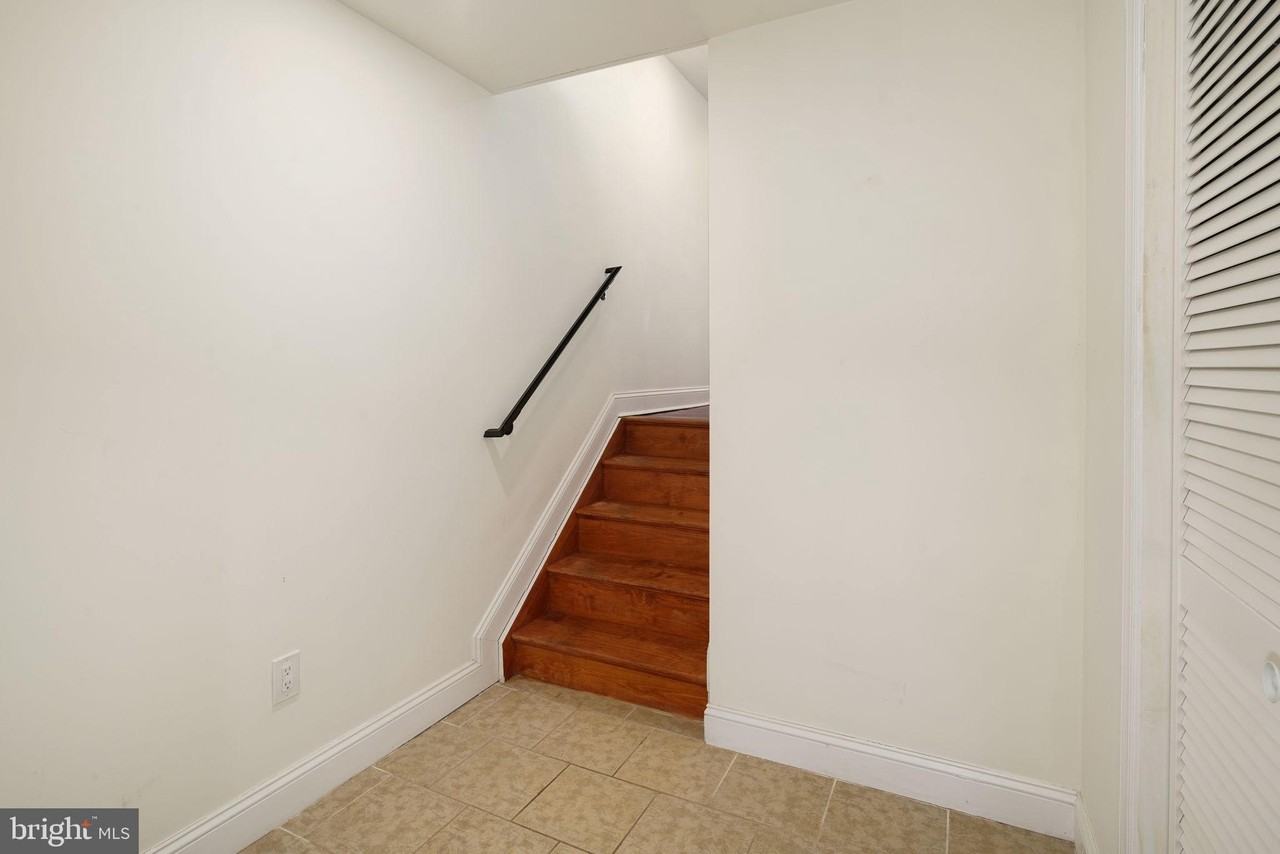 1510 BROWN Street #3 - Photo 4 of 12