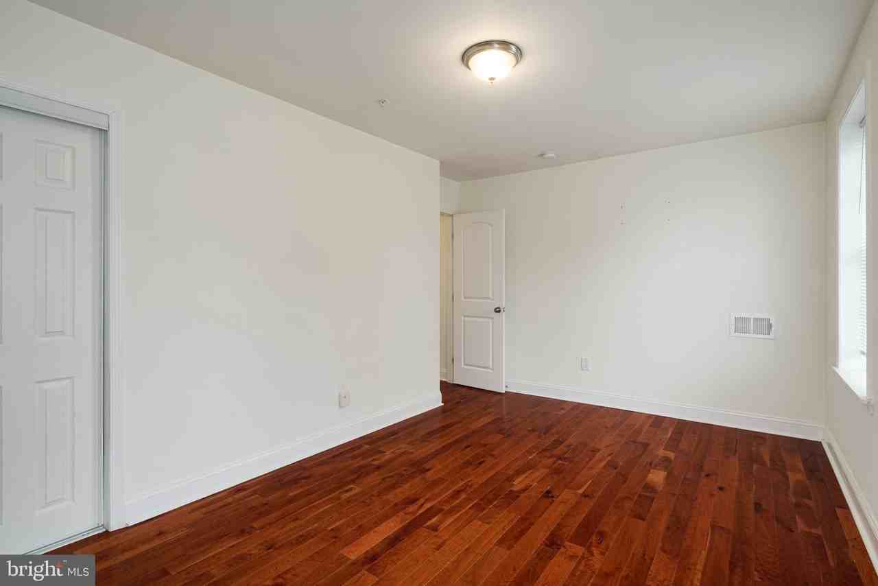 1510 BROWN Street #3 - Photo 6 of 12