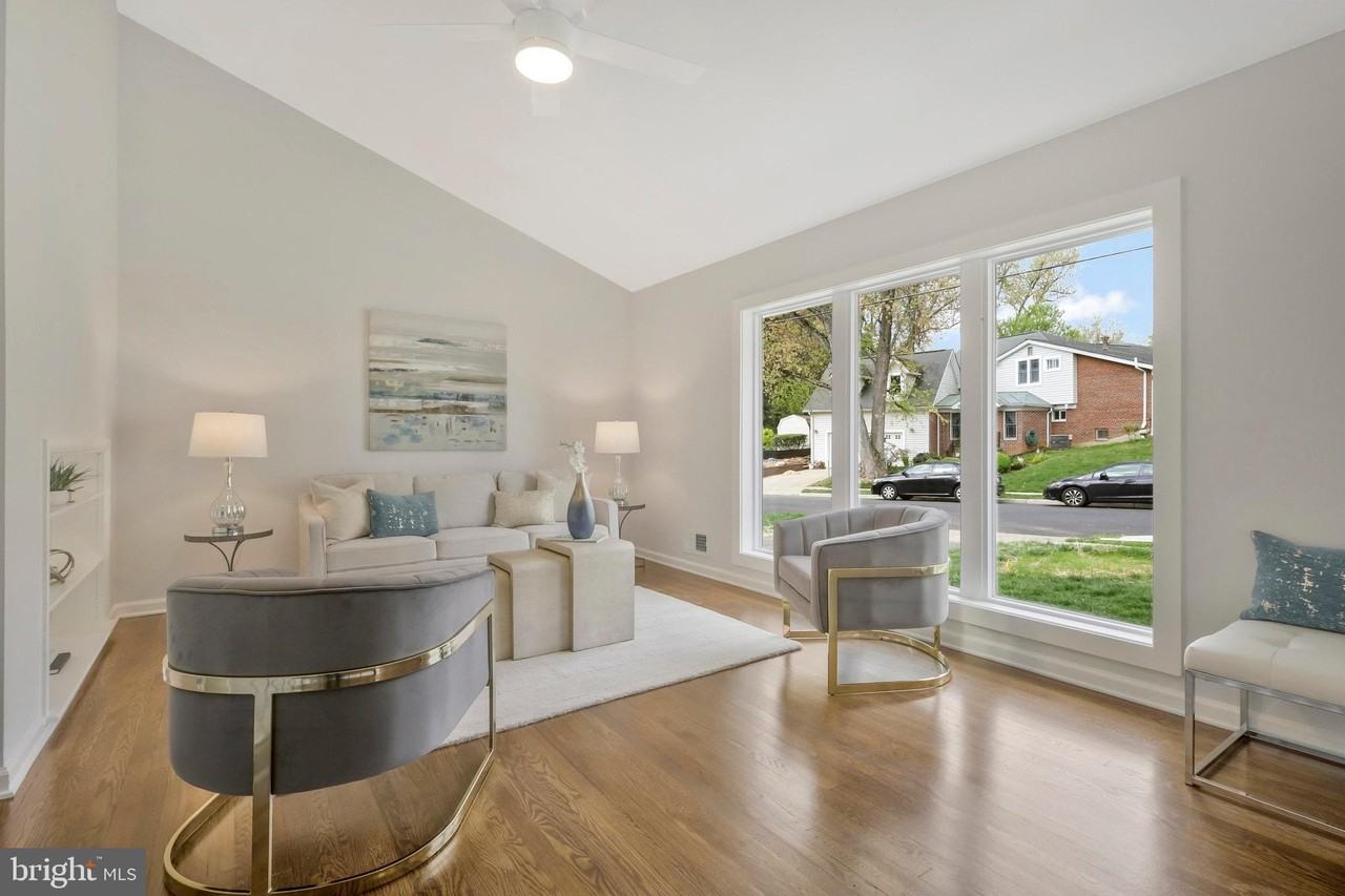 4249 Berritt St - Photo 5 of 50