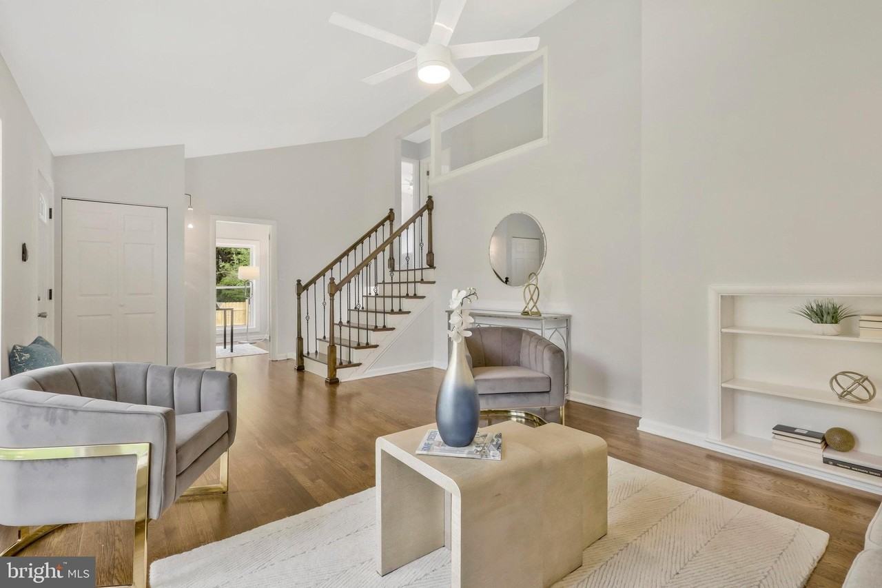 4249 Berritt St - Photo 6 of 50