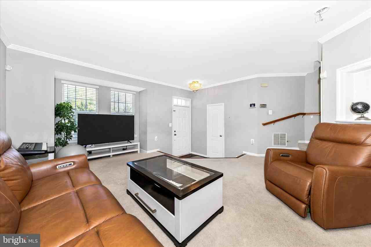 9215 Mccarty Rd - Photo 4 of 36