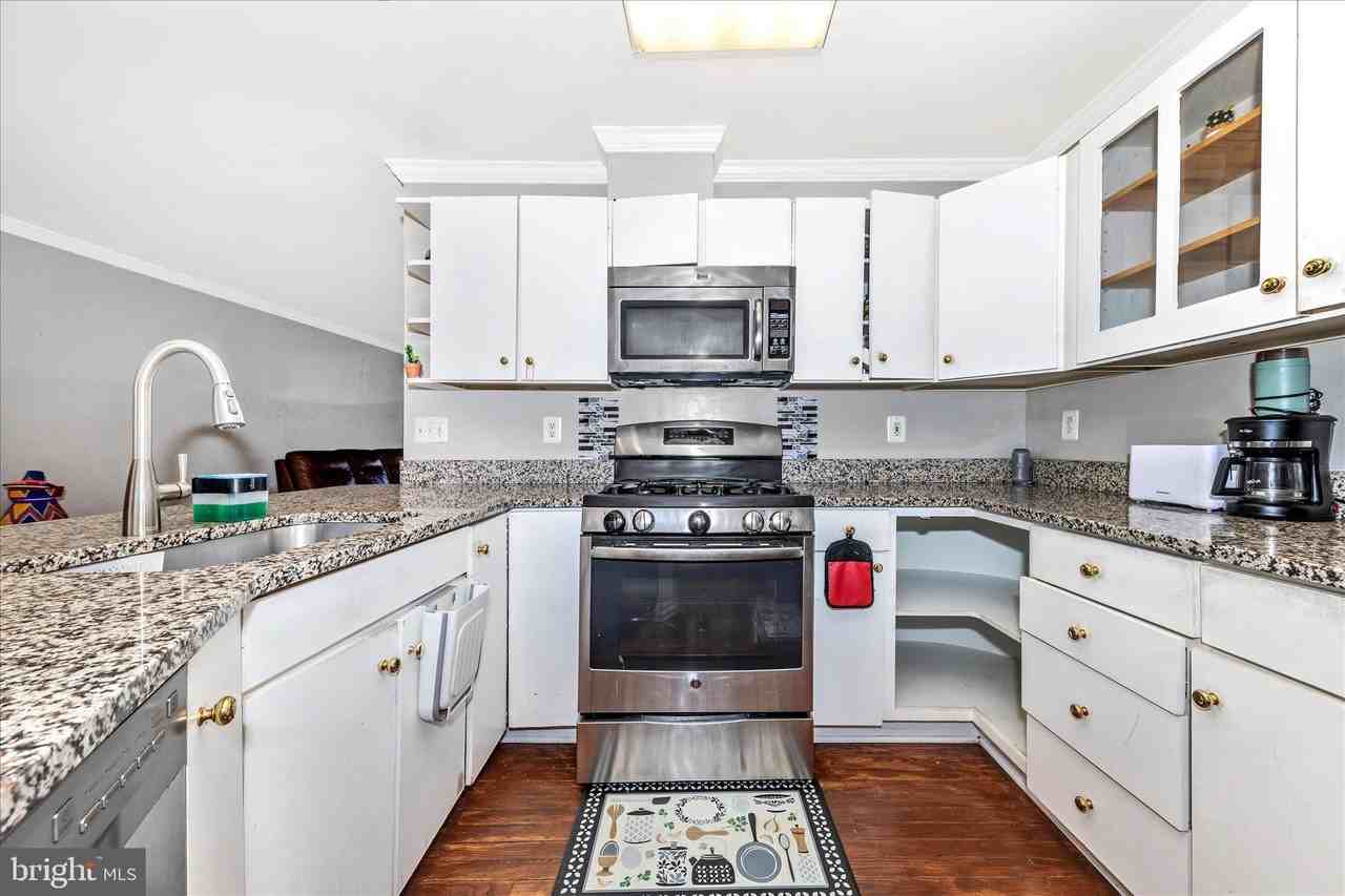 9215 Mccarty Rd - Photo 6 of 36