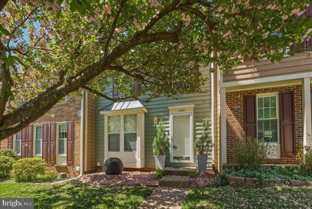 1490 Autumn Ridge Cir - Photo 2 of 29