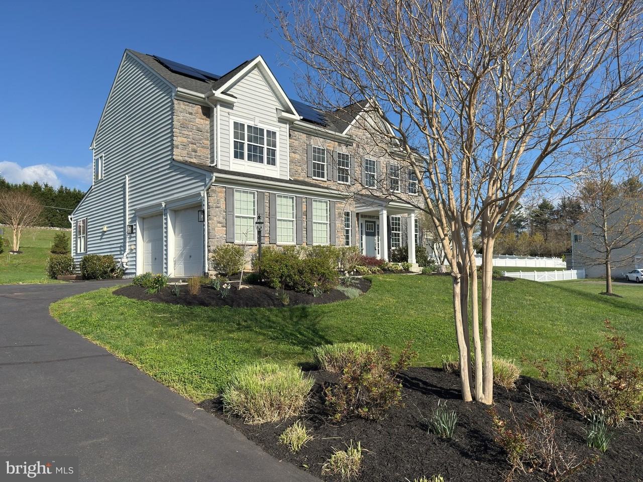 8 Ramsdell Ct - Photo 3 of 50