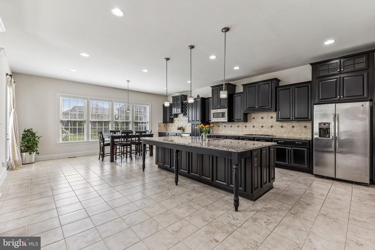 42058 Barrymoore Pl - Photo 4 of 16