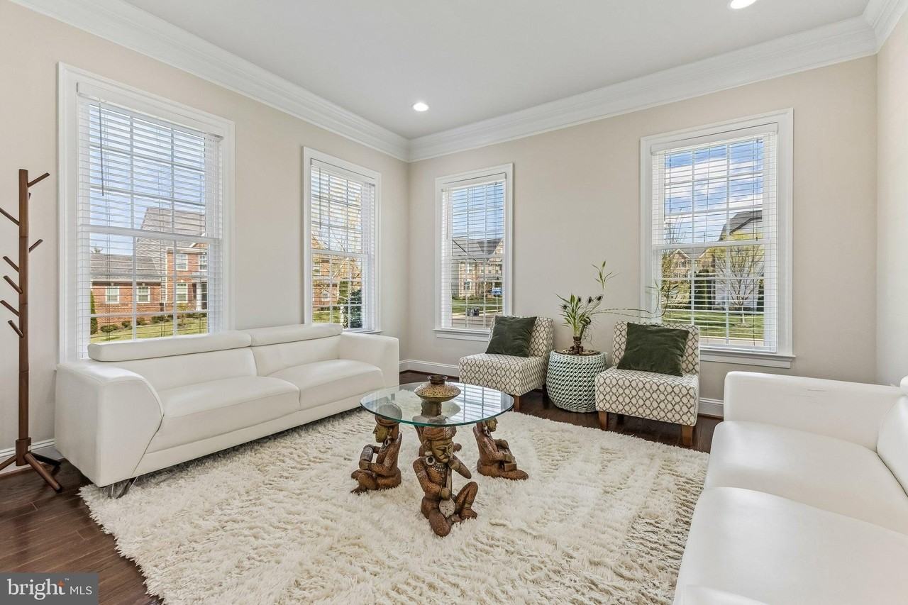 42058 Barrymoore Pl - Photo 6 of 16