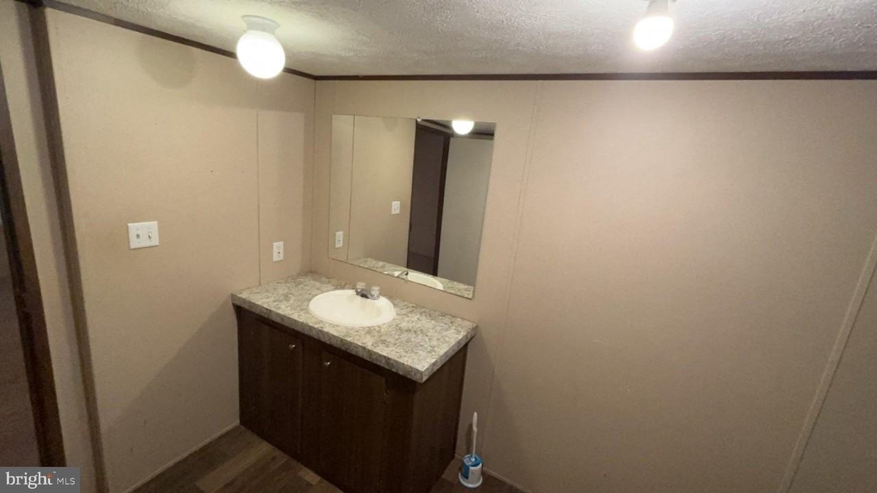 8510 Darcy Ln - Photo 2 of 20