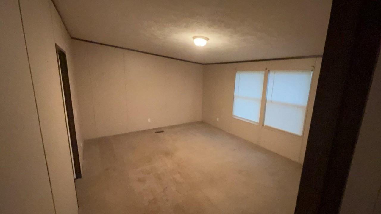 8510 Darcy Ln - Photo 7 of 20