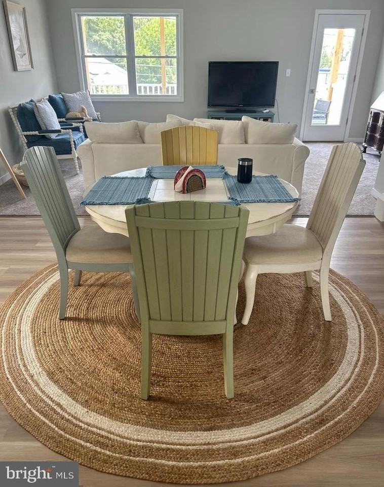 221 Wilder Ave - Photo 2 of 22