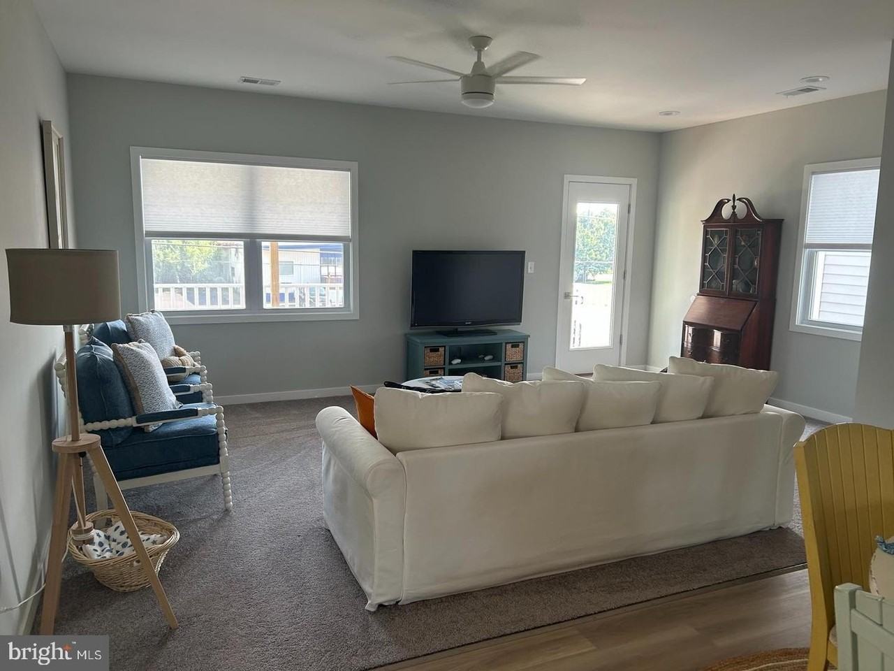 221 Wilder Ave - Photo 6 of 22