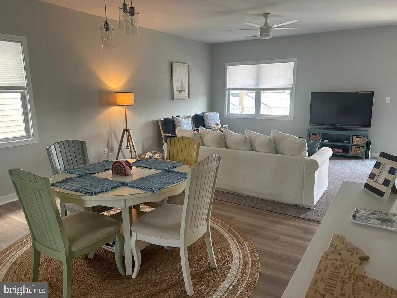 221 Wilder Ave - Photo 7 of 22