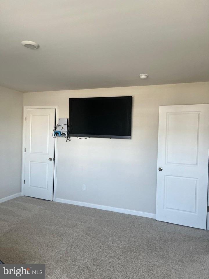 115 Bell Tower Ln - Photo 4 of 6