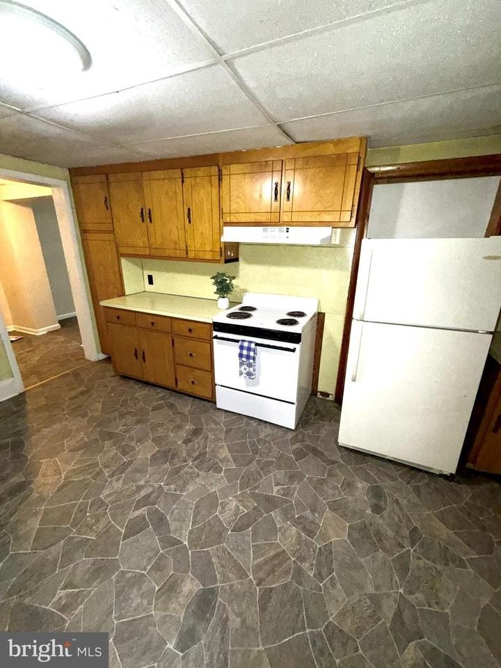 45 N Green St #2 - Photo 5 of 13