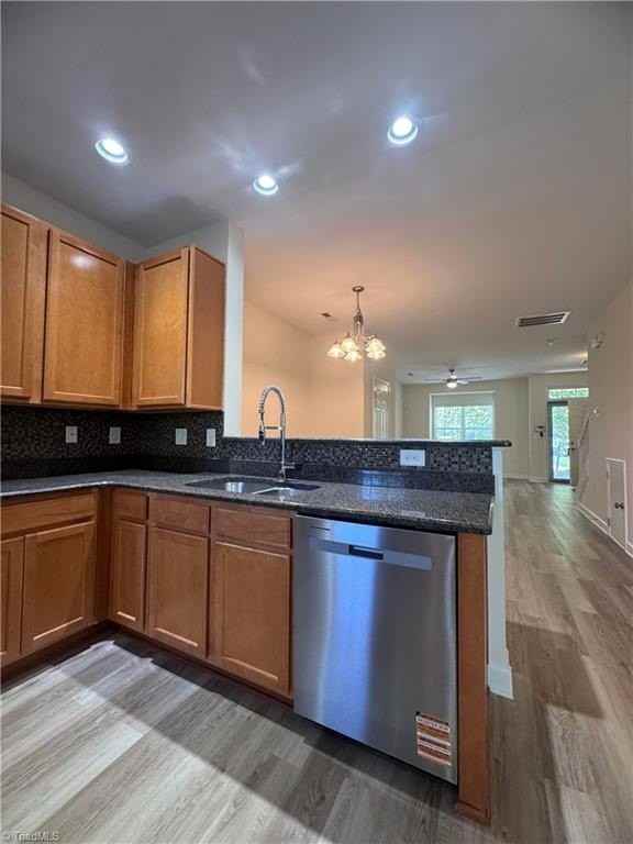 130 Humberside Dr - Photo 5 of 30