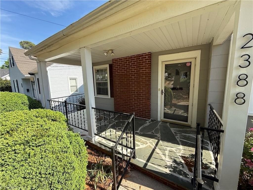 2388 Jefferson Ave - Photo 4 of 16