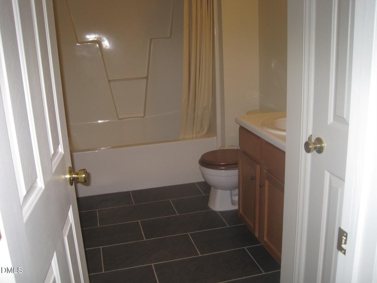 2508 Tadley Ct - Photo 6 of 22