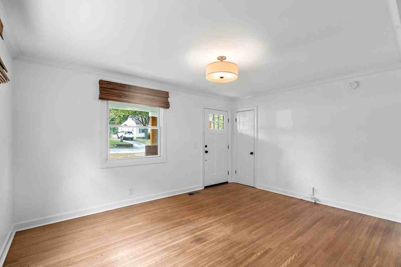 806 Washington Ave #1 - Photo 7 of 26