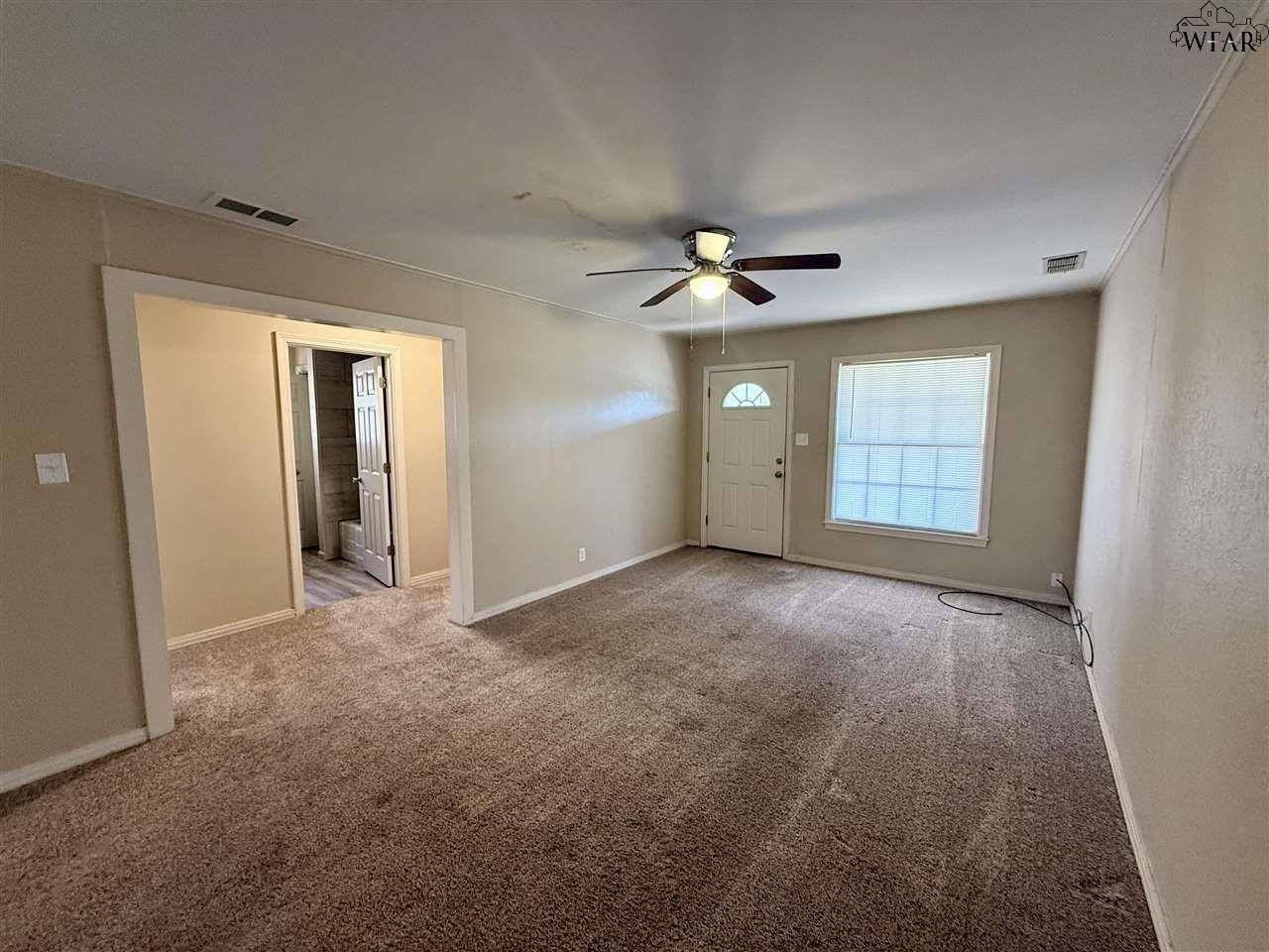 1638 Dayton Ave - Photo 3 of 12