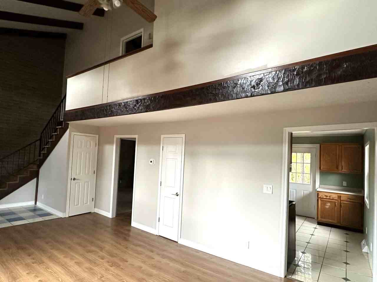 128 Ridge St S #B - Photo 3 of 16