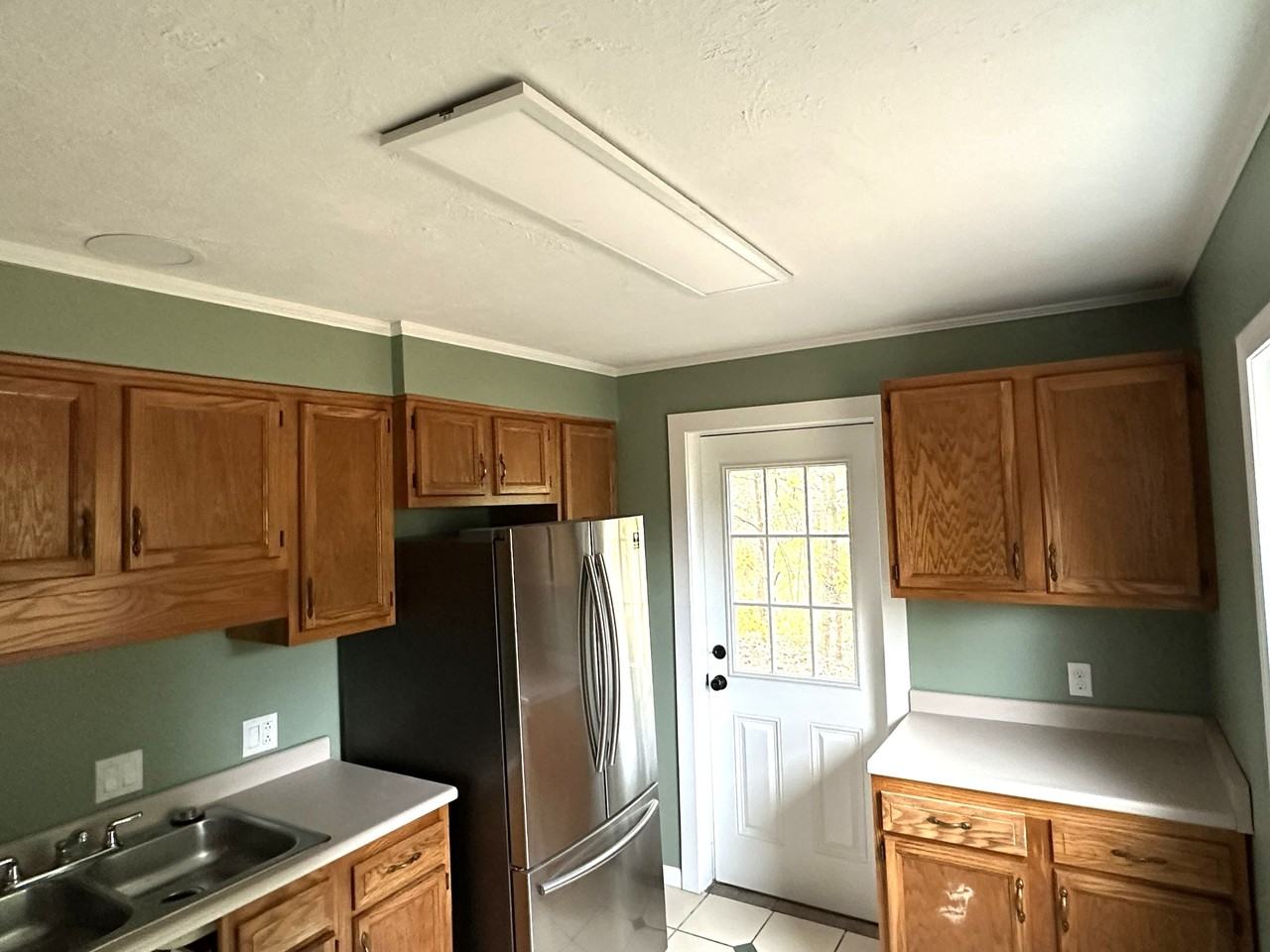 128 Ridge St S #B - Photo 5 of 16