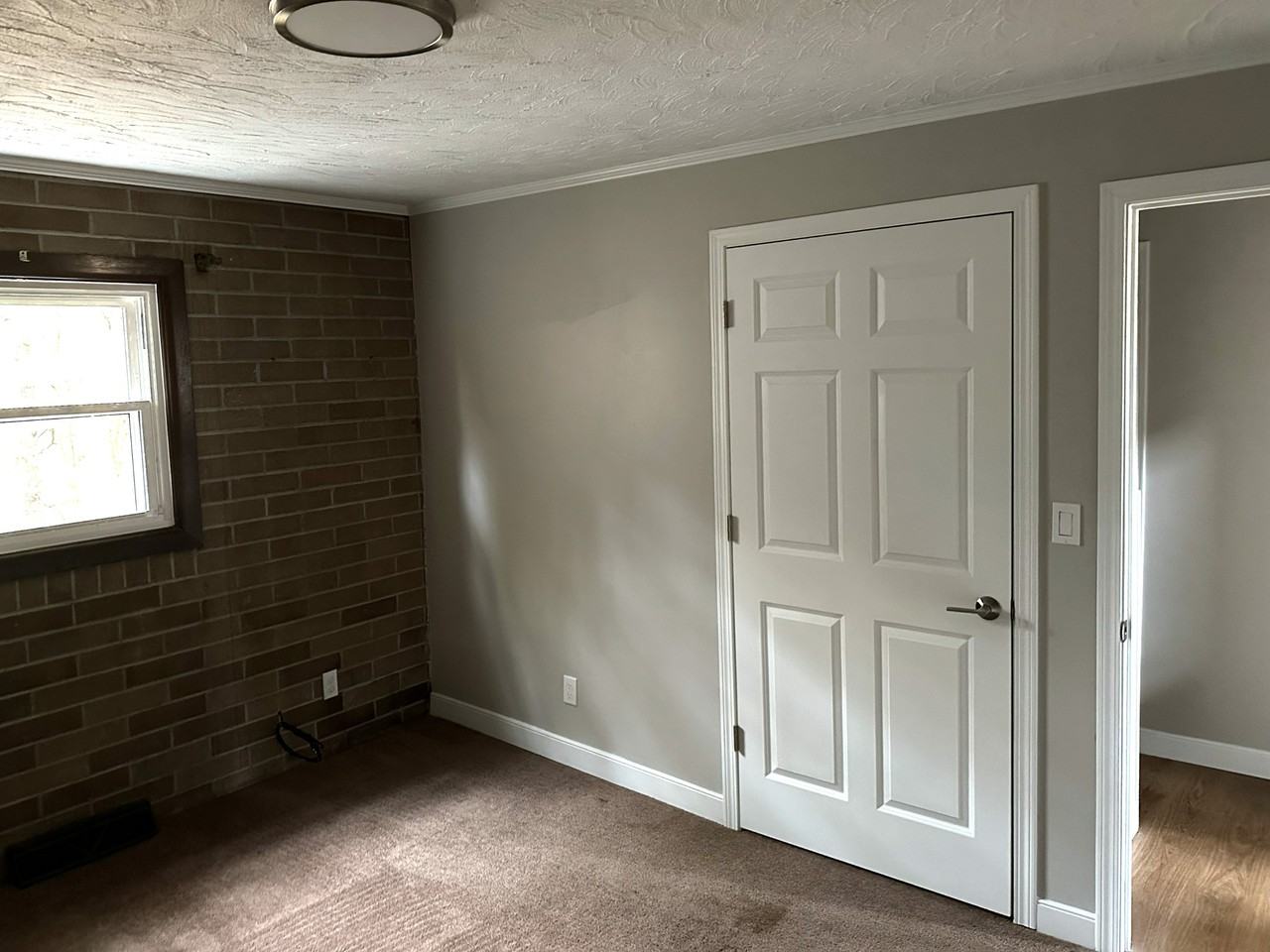 128 Ridge St S #B - Photo 6 of 16