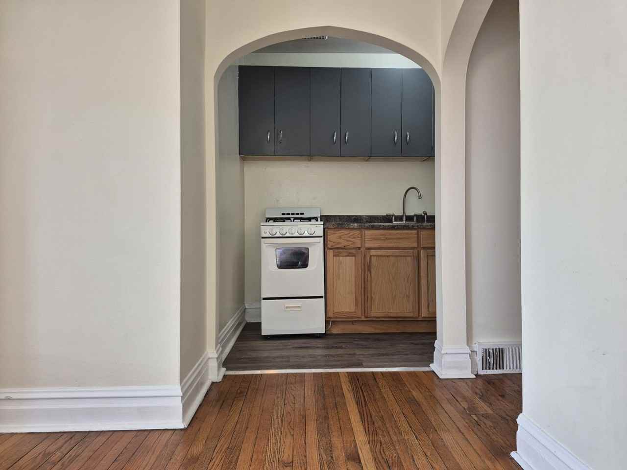 3208 Grove Ave ##2 - Photo 6 of 12